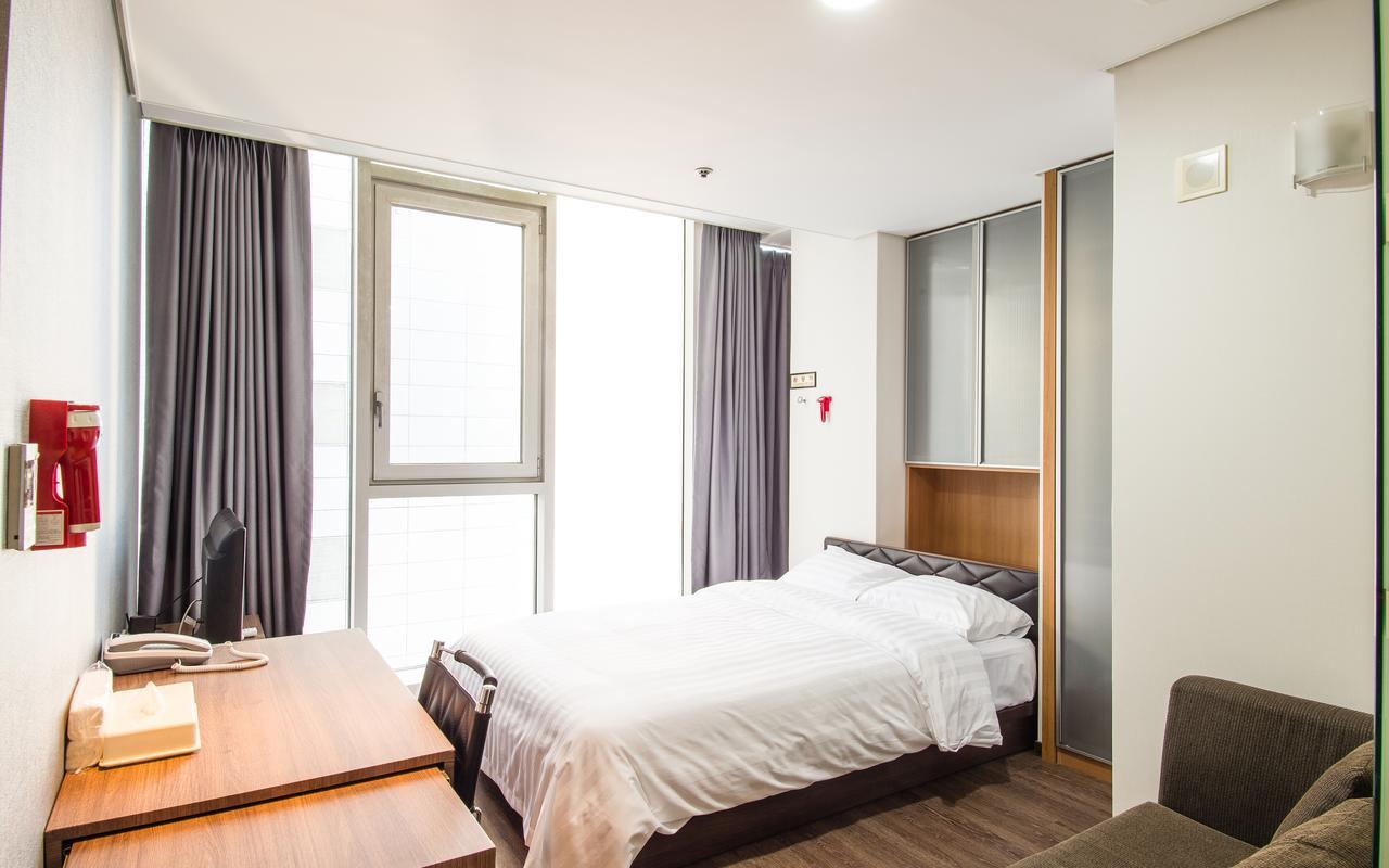 Hotel Arinus Shinchon Seoul Ngoại thất bức ảnh