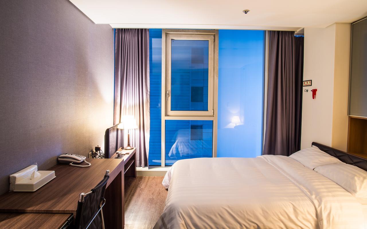 Hotel Arinus Shinchon Seoul Ngoại thất bức ảnh