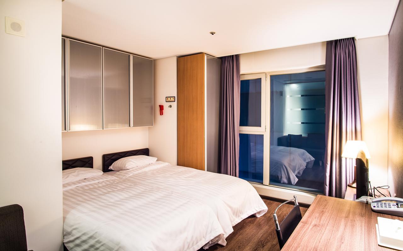 Hotel Arinus Shinchon Seoul Ngoại thất bức ảnh