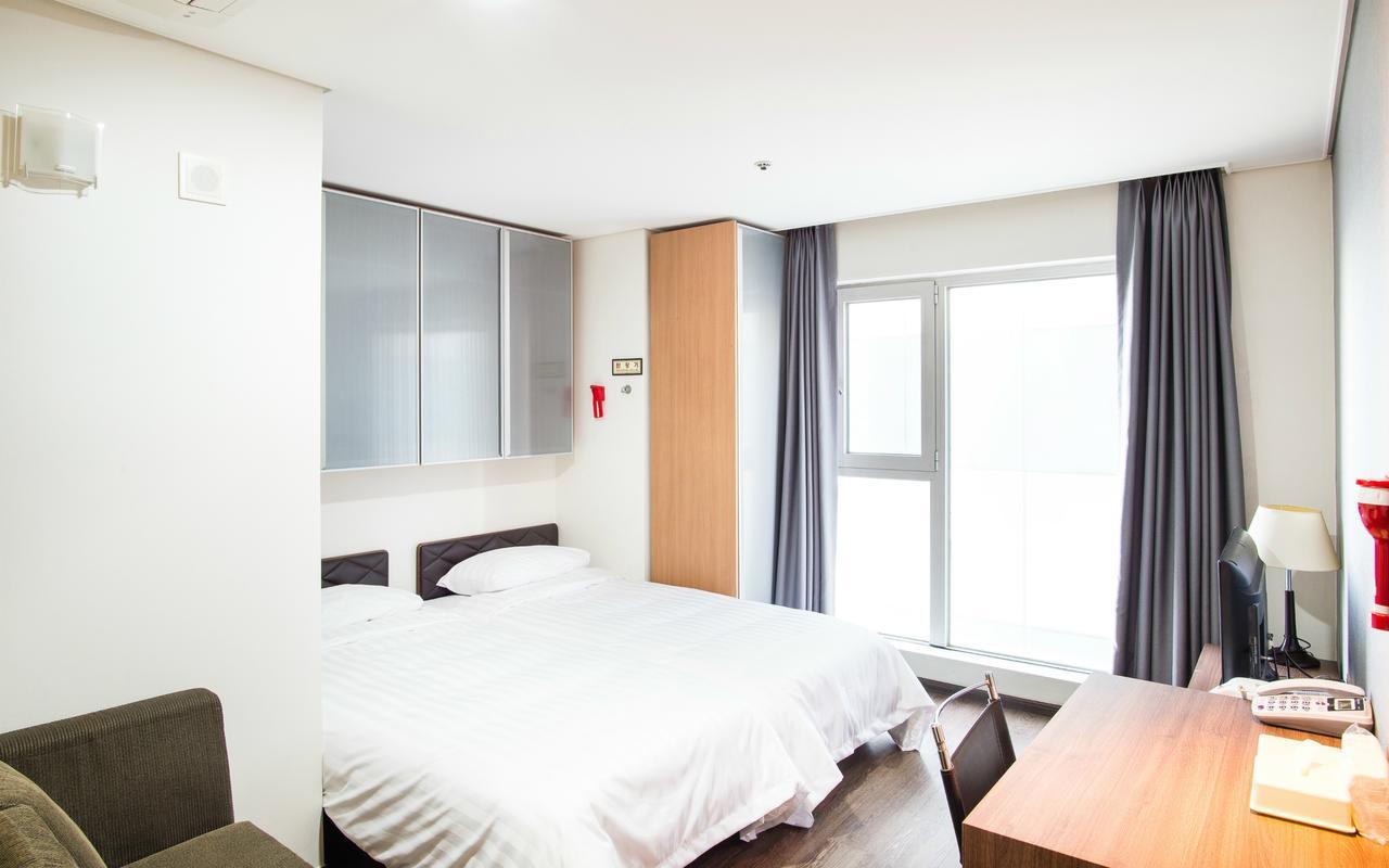 Hotel Arinus Shinchon Seoul Ngoại thất bức ảnh